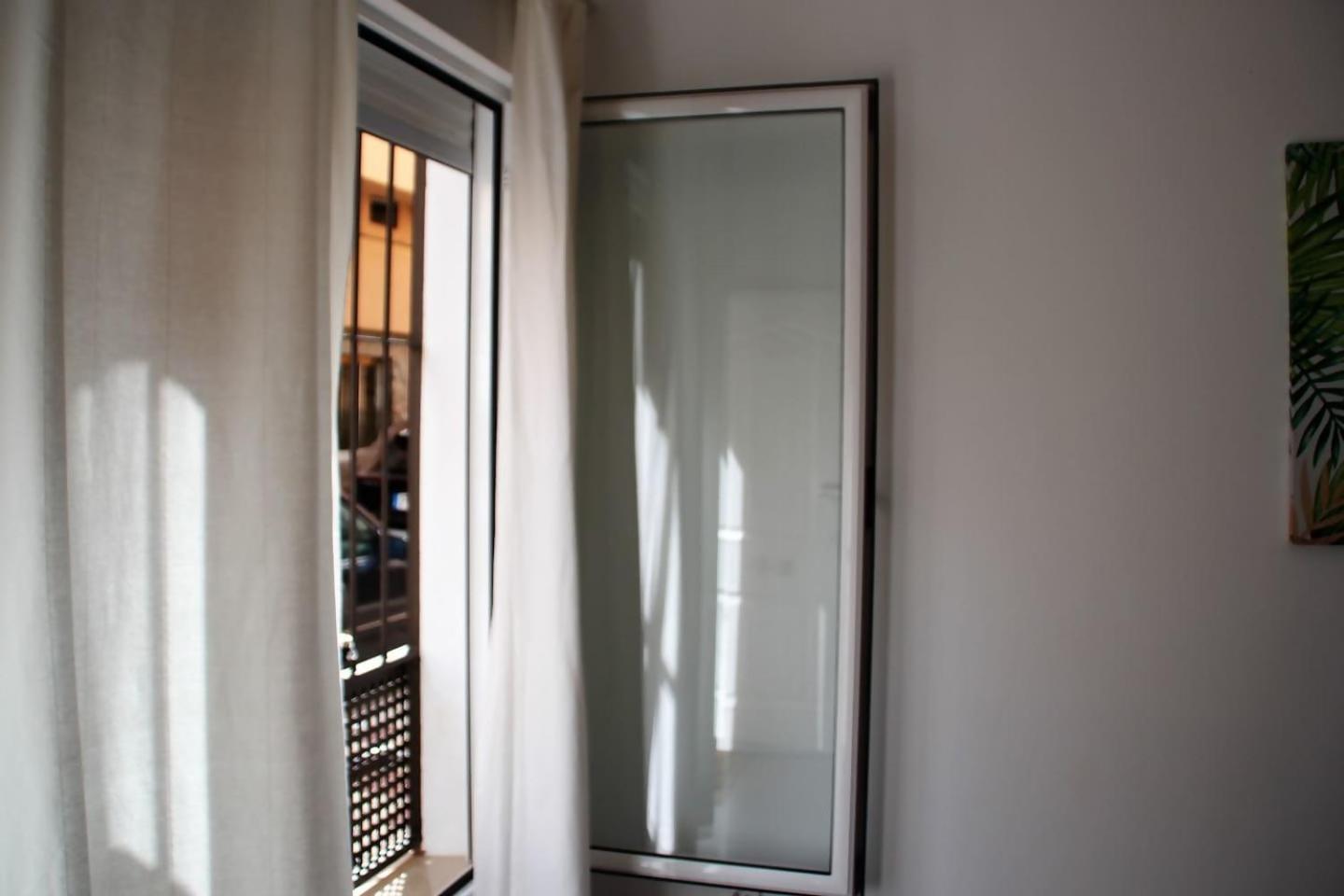 La Caramba Amplio Apartamento En La Playa Malaga Luaran gambar