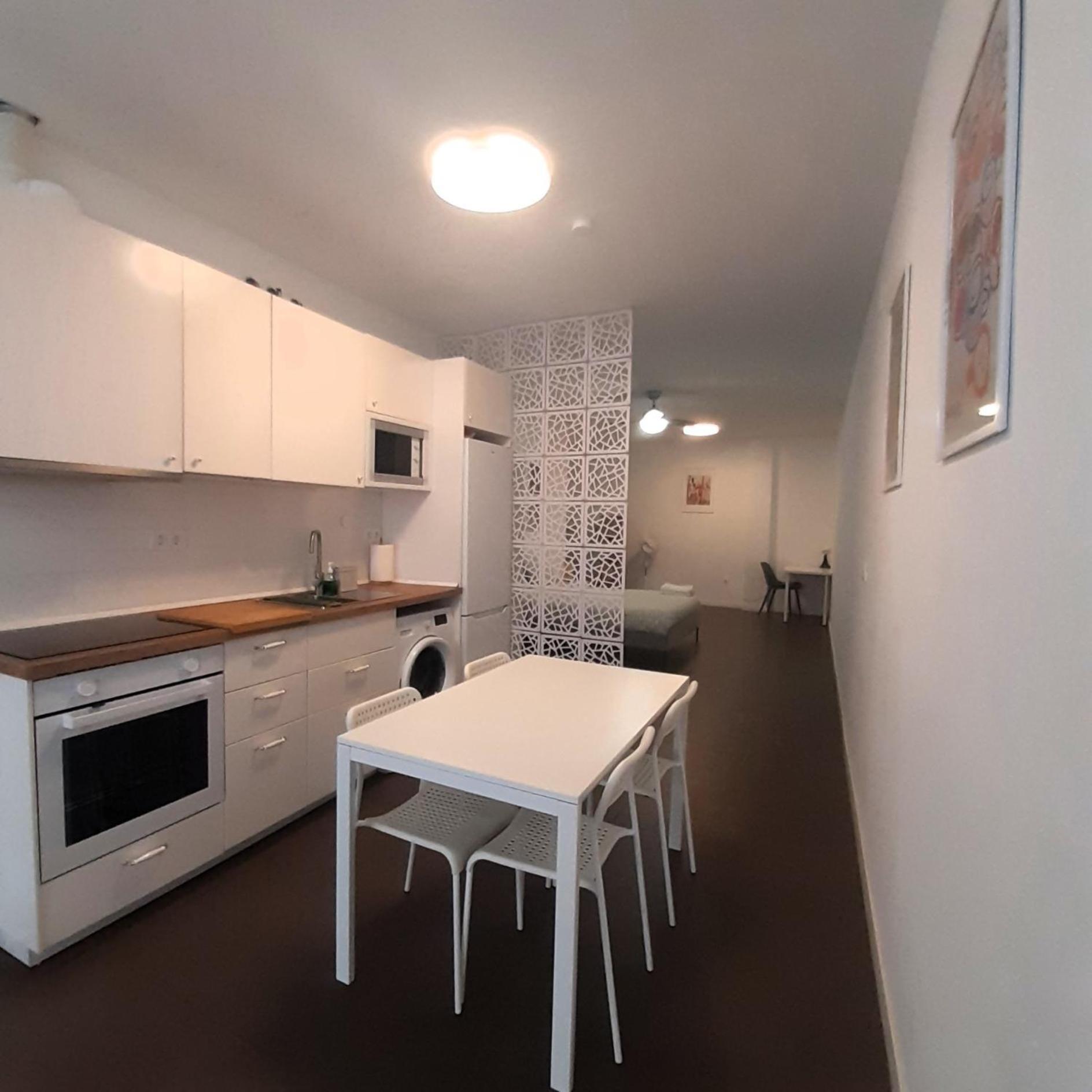 La Caramba Amplio Apartamento En La Playa Malaga Luaran gambar