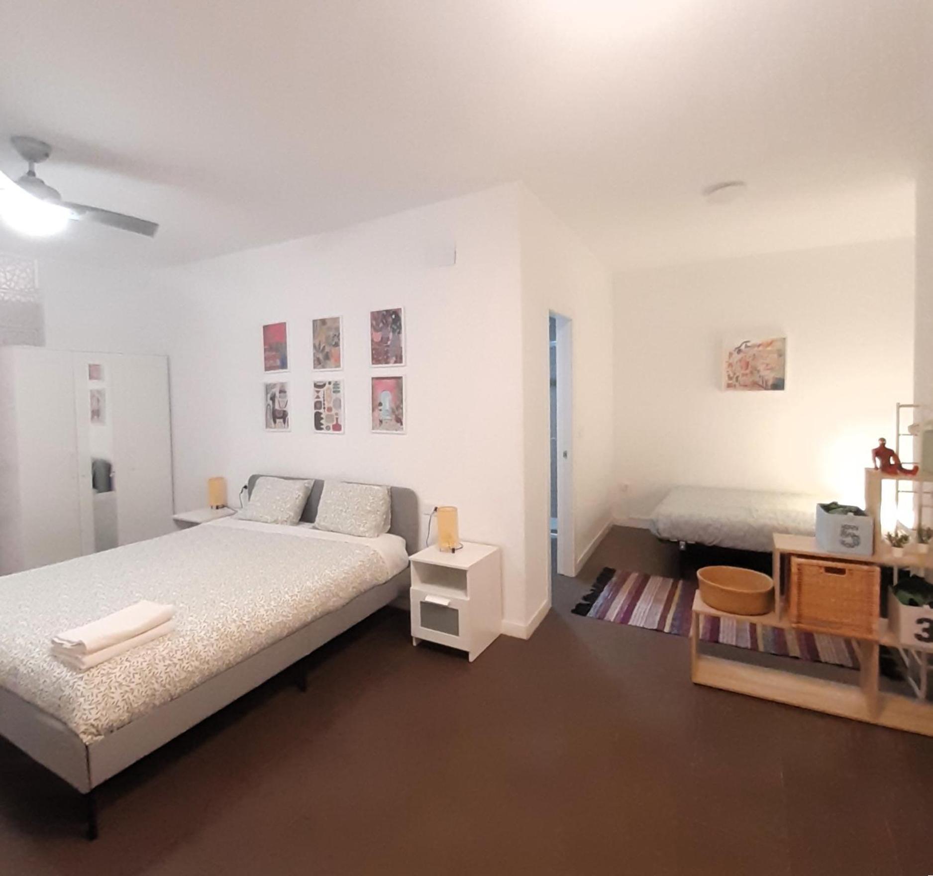 La Caramba Amplio Apartamento En La Playa Malaga Luaran gambar