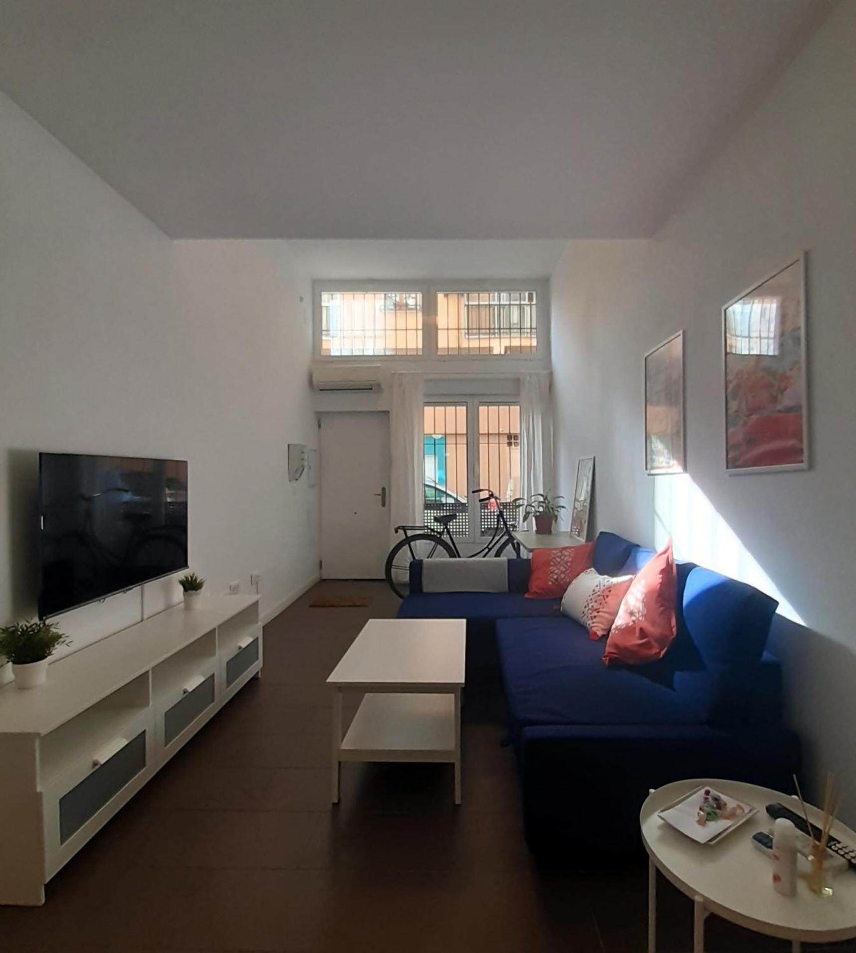 La Caramba Amplio Apartamento En La Playa Malaga Luaran gambar
