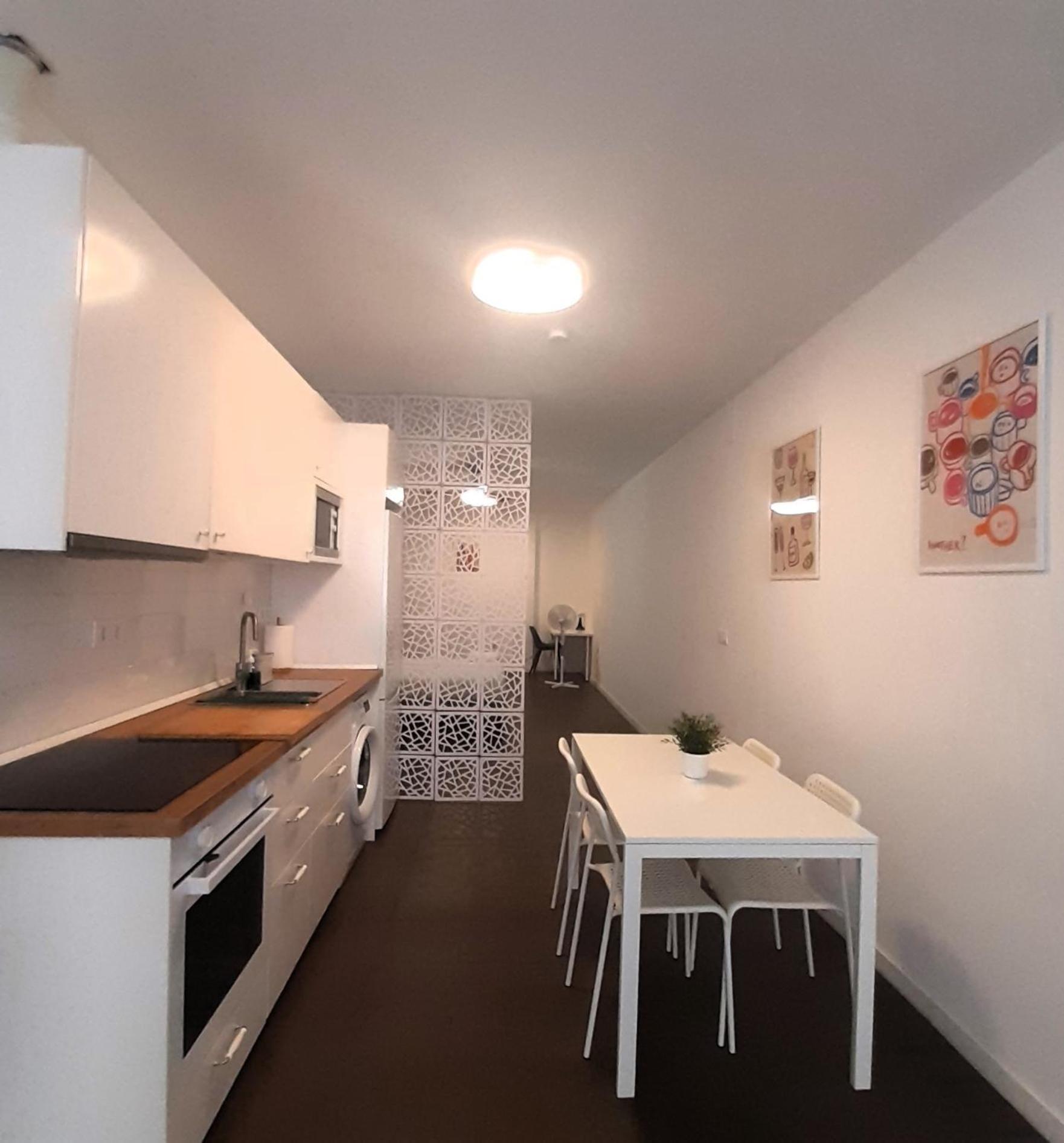 La Caramba Amplio Apartamento En La Playa Malaga Luaran gambar