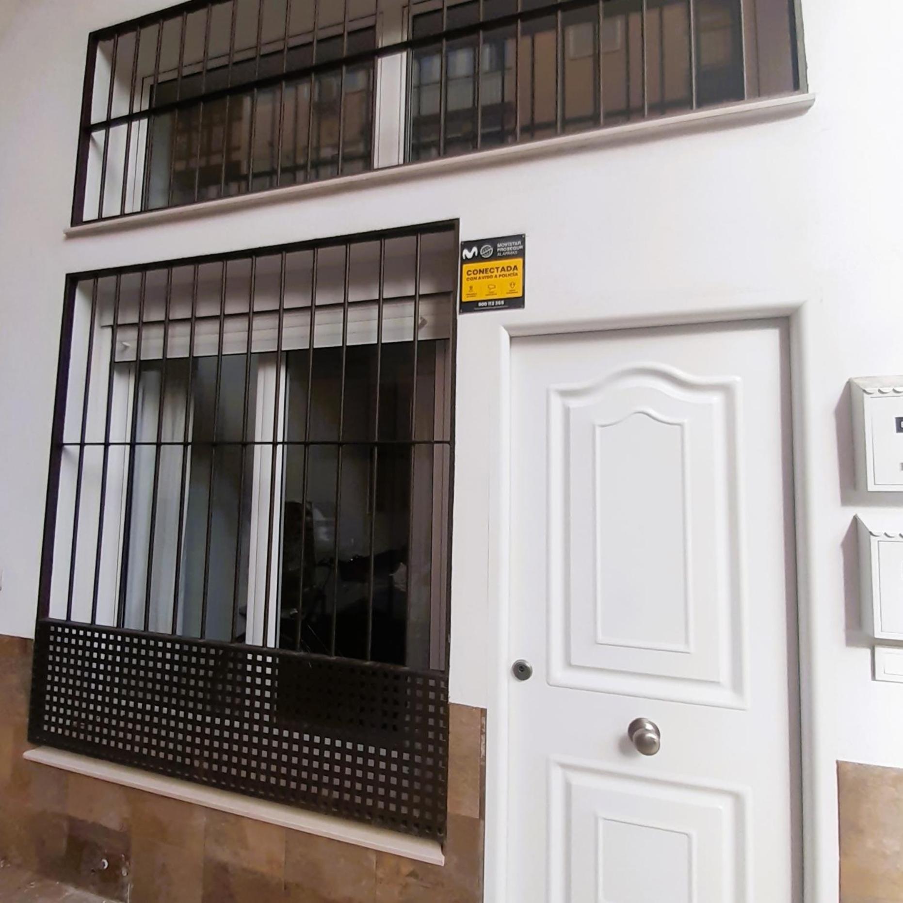 La Caramba Amplio Apartamento En La Playa Malaga Luaran gambar