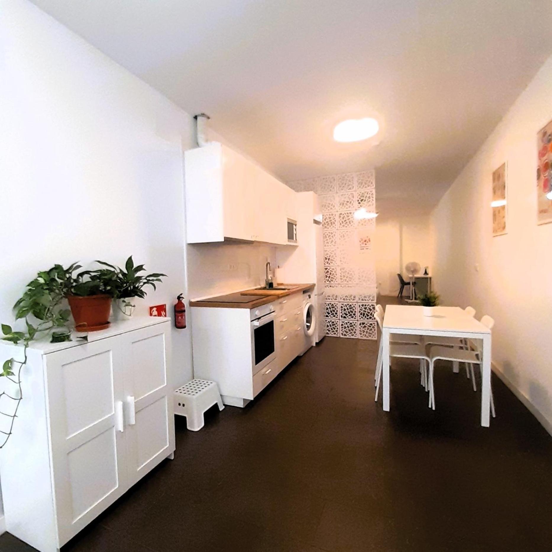 La Caramba Amplio Apartamento En La Playa Malaga Luaran gambar