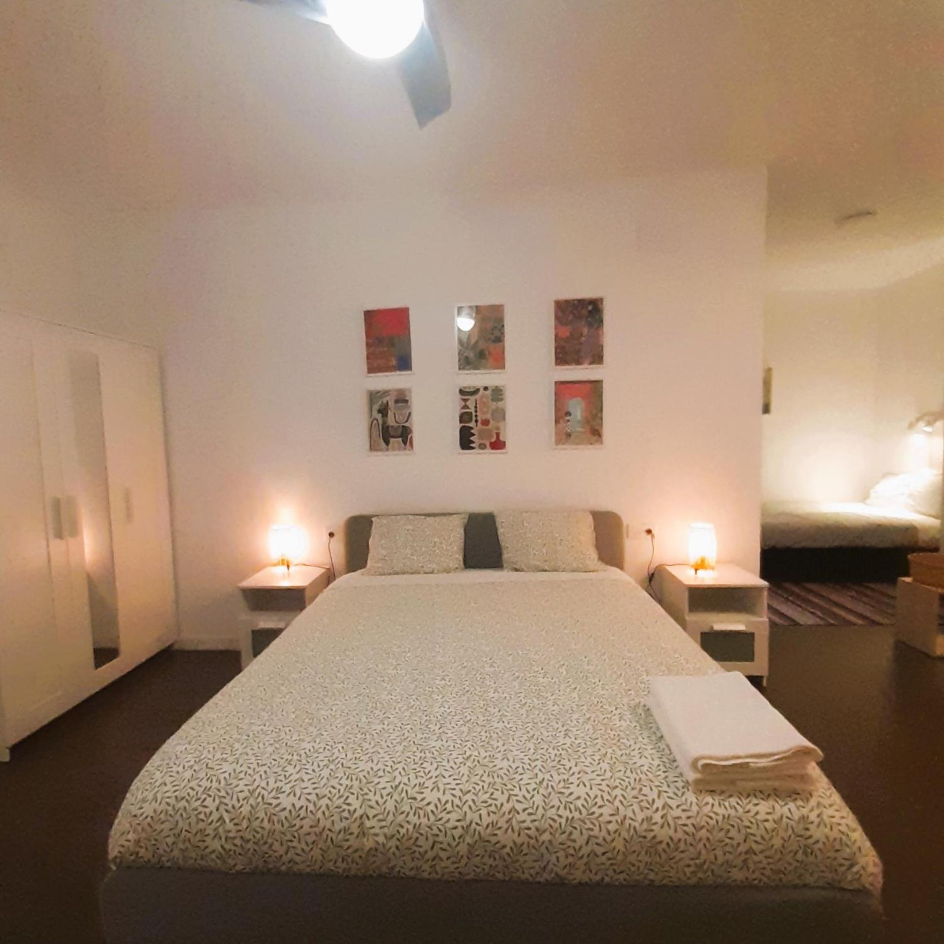 La Caramba Amplio Apartamento En La Playa Malaga Luaran gambar